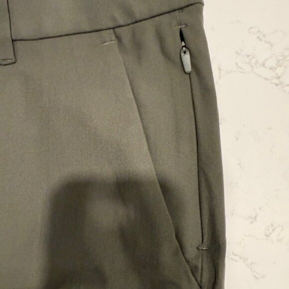 lululemon Men’s Commission Shorts Olive Green Size 33 Stretch - Picture 4 of 4